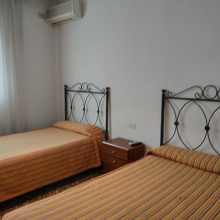 Antolin Guest House Минайя Номер фото